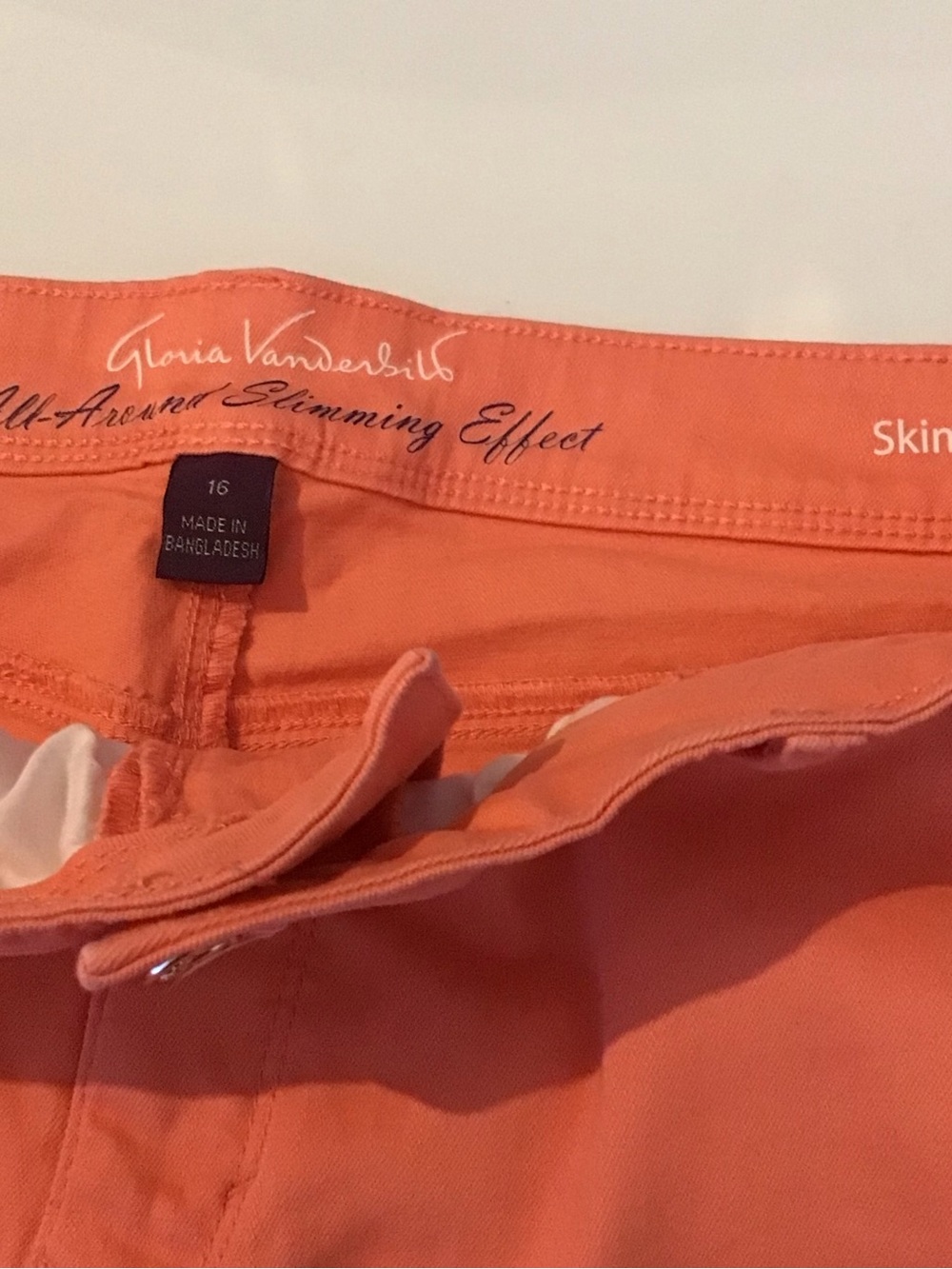383 Gloria Vanderbilt Coral Crop Capri Pants - Picture 3 of 9